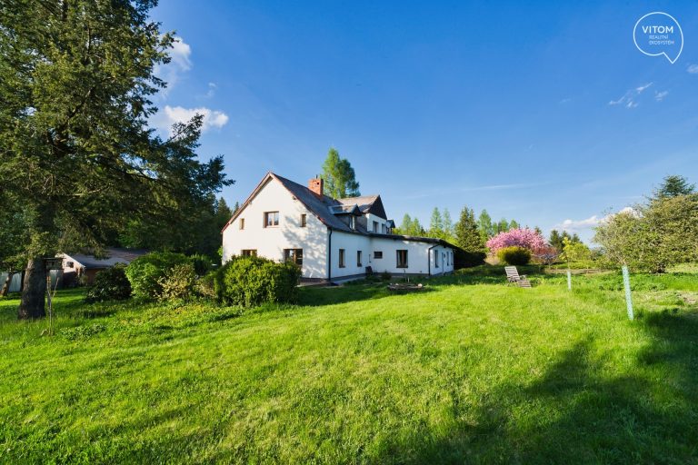 Chalupa s pozemkem 10 000m2 – ideální pro podnikání i bydlení