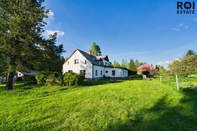 Pension s pozemkem 10 000m2 – ideální pro podnikání i bydlení