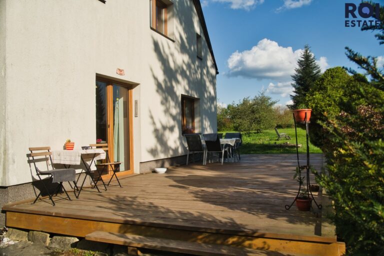 Chalupa s pozemkem 10 000m2 – ideální pro podnikání i bydlení
