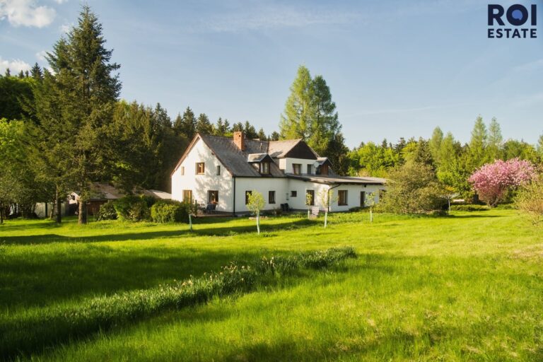 Pension s pozemkem 10 000m2 – ideální pro podnikání i bydlení