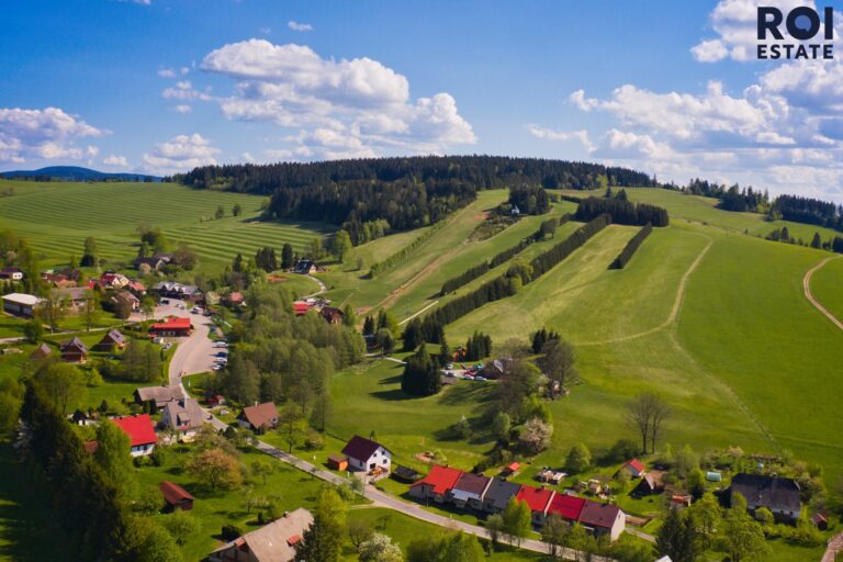 Pension s pozemkem 10 000m2 – ideální pro podnikání i bydlení