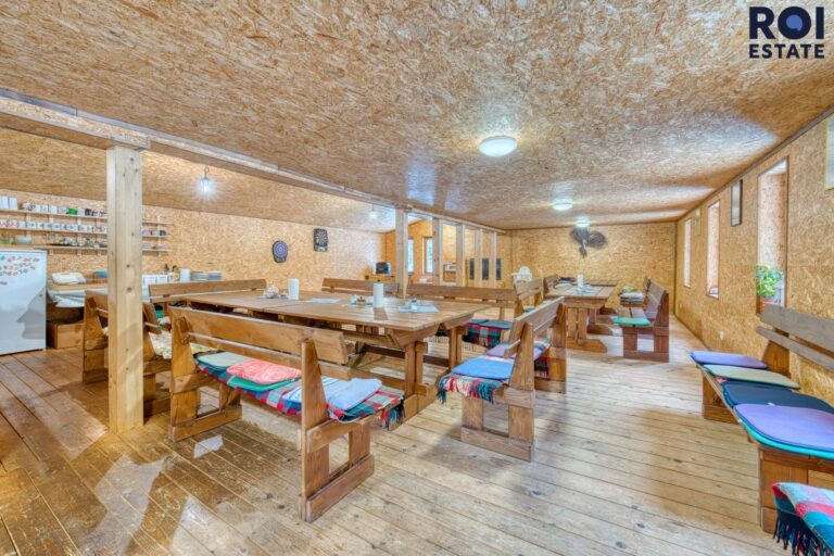 Chalupa s pozemkem 10 000m2 – ideální pro podnikání i bydlení