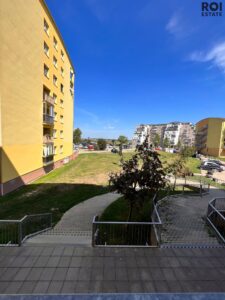 Prodej světlého bytu 1+kk s terasou, Klecany – V Honech
