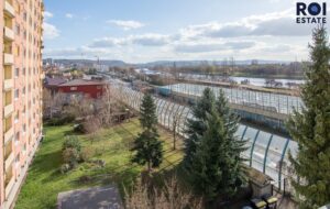 Pronájem světlého bytu 2+kk 52 m², Praha – Modřany