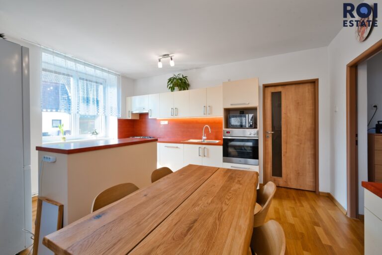 Byt 2+1 (3+kk) 76 m² s dílnou a zahrádkou – Vyškov část Rychtářov