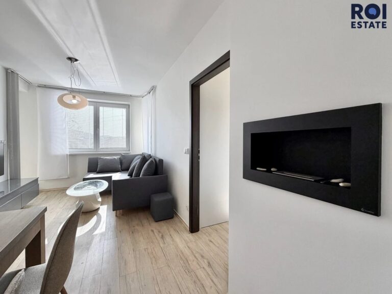 Nabízím k dlouhodobému nájmu krásně zařízený byt 3+kk, 56 m² v klidné lokalitě Drásova, s balkonem, parkovacím stáním a sklepem.