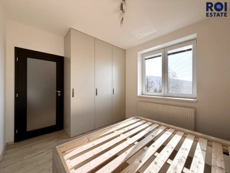 Nabízím k dlouhodobému nájmu krásně zařízený byt 3+kk, 56 m² v klidné lokalitě Drásova, s balkonem, parkovacím stáním a sklepem.