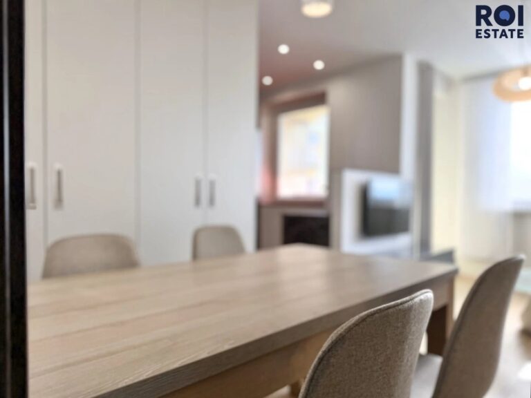 Nabízím k dlouhodobému nájmu krásně zařízený byt 3+kk, 56 m² v klidné lokalitě Drásova, s balkonem, parkovacím stáním a sklepem.