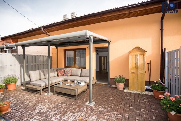 Pronájem bytu 4+kk 108 m², terasa a parkovací stání – Květnice