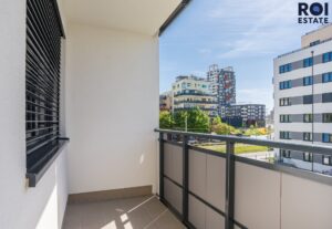 Světlý byt 2+kk (41 m²) v oblíbených Hlubočepech – volný ihned