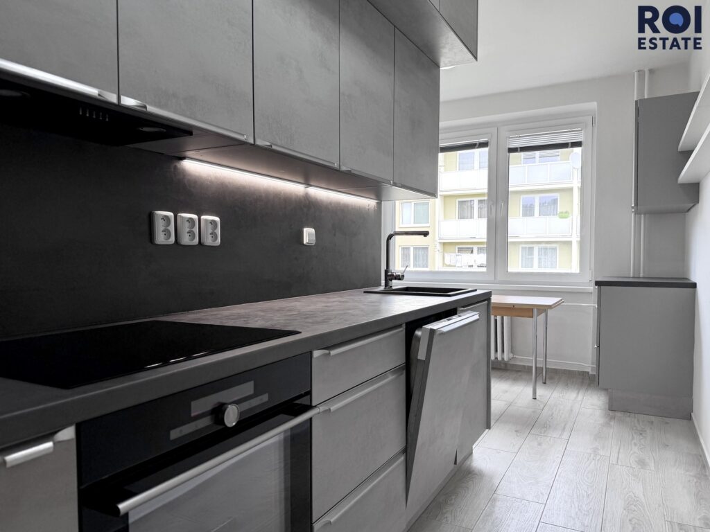 Pronájem bytu 2+1 59 m², Absolonova,Blansko