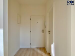 Pronájem, Byt 1+kk, 28 m² se sdílenou střešní terasou – Poděbradská, Praha- Vysočany