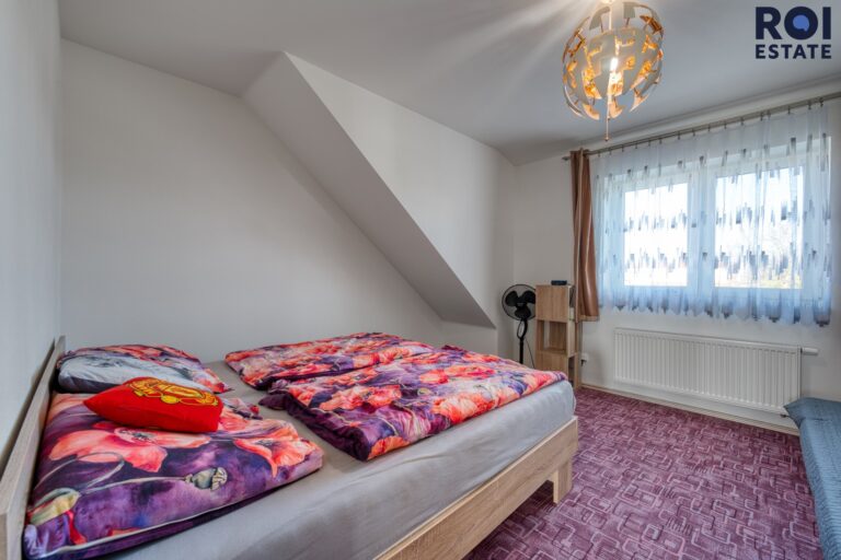 Prodej rodinného domu 174 m², Holasice