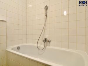 Pronájem, Byt 1+kk, 28 m² se sdílenou střešní terasou – Poděbradská, Praha- Vysočany