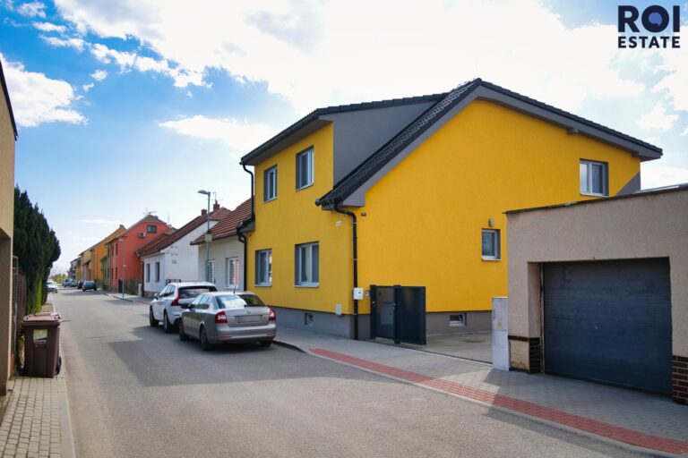 Prodej rodinného domu 174 m², Holasice