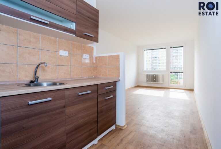 Světlý a prostorný byt 2+kk (46 m²) v oblíbených Kobylisích – Chabařovická