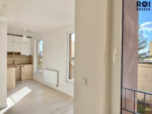 Pronájem, Byt 1+kk, 28 m² se sdílenou střešní terasou – Poděbradská, Praha- Vysočany