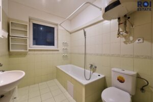 Pronájem pěkného jednoduchého bytu 1+kk 25 m² s parkováním , Slavkov u Brna, Zelnice