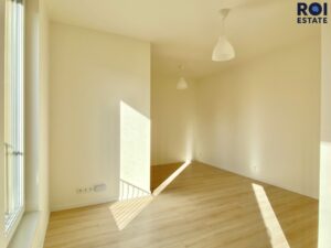 Pronájem, Byt 1+kk, 28 m² se sdílenou střešní terasou – Poděbradská, Praha- Vysočany