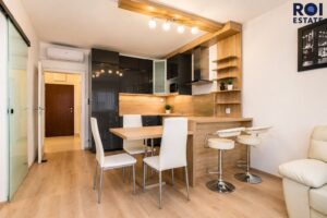 Pronájem bytu 2+kk 50 m² s balkónem, Praha – Dolní Měcholupy