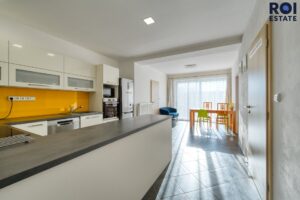 Prodej rodinného domu 174 m², Holasice