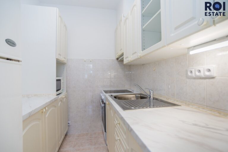 Pronájem bytu 2+kk 44 m² s balkónem, Praha – Kobylisy