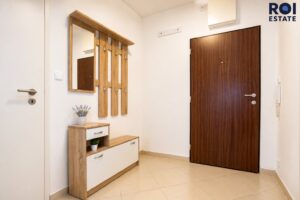 Pronájem bytu 2+kk 50 m² s balkónem, Praha – Dolní Měcholupy