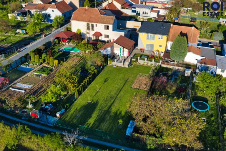 Prodej rodinného domu 174 m², Holasice