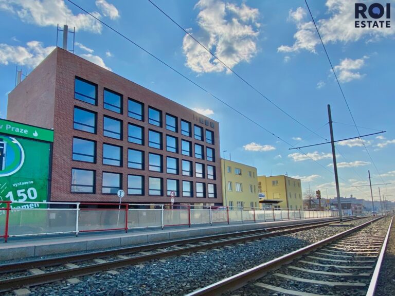 Pronájem, Byt 1+kk, 28 m² se sdílenou střešní terasou – Poděbradská, Praha- Vysočany