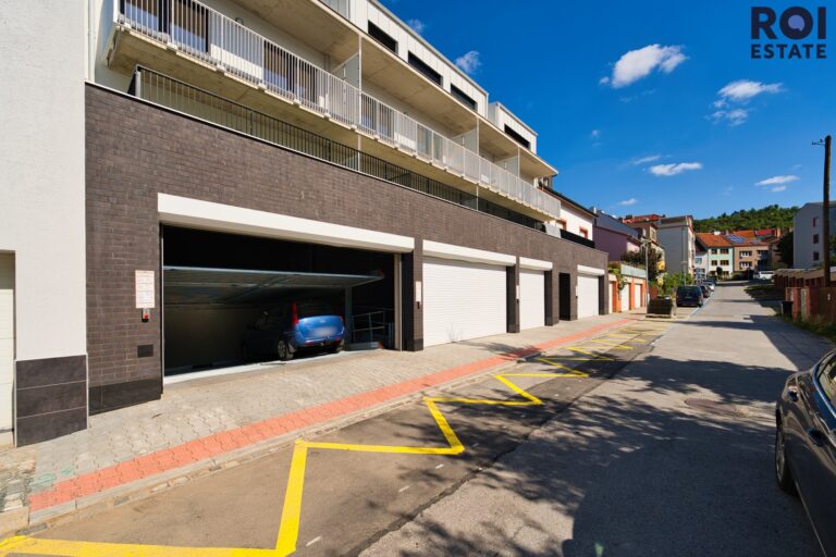 Pronájem bytu 2+kk 50 m², parkování, terasa a klimatizace – Brno – Židenice