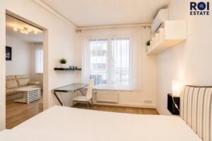 Pronájem bytu 2+kk 50 m² s balkónem, Praha – Dolní Měcholupy
