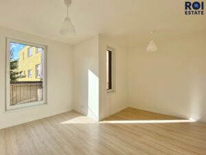 Pronájem, Byt 1+kk, 28 m² se sdílenou střešní terasou – Poděbradská, Praha- Vysočany