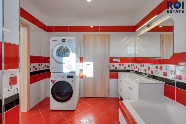 Prodej rodinného domu 174 m², Holasice