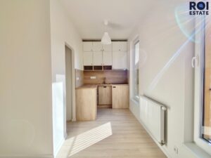 Pronájem, Byt 1+kk, 28 m² se sdílenou střešní terasou – Poděbradská, Praha- Vysočany