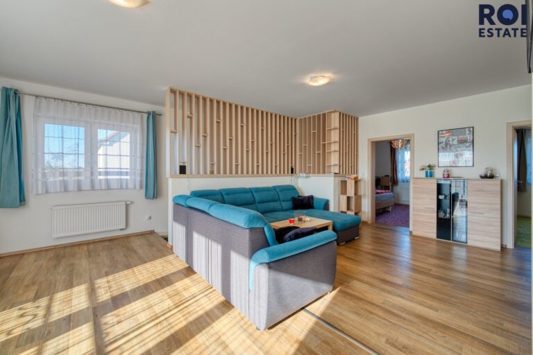 Prodej rodinného domu 174 m², Holasice