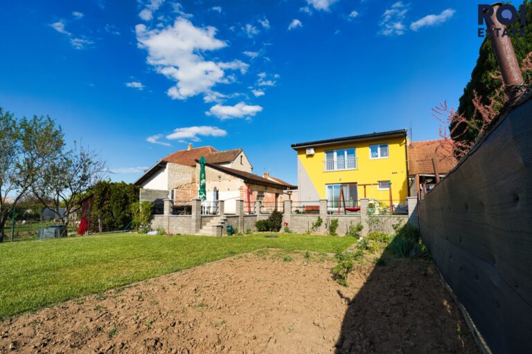 Prodej rodinného domu 174 m², Holasice