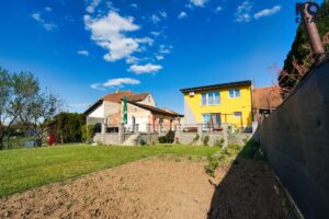 Prodej rodinného domu 174 m², Holasice