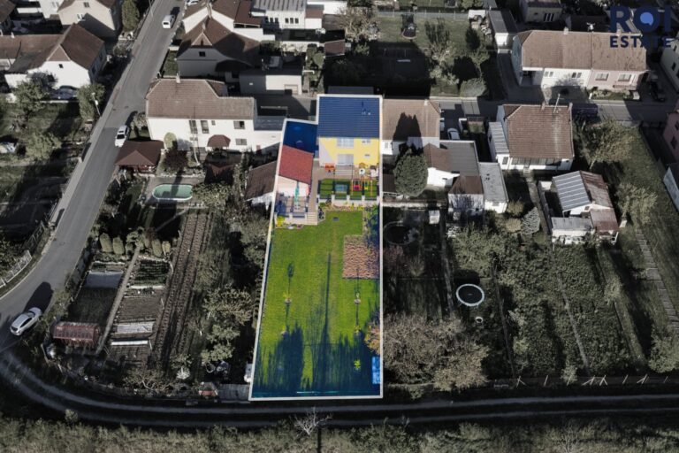 Prodej rodinného domu 174 m², Holasice