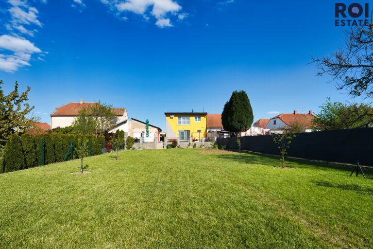 Prodej rodinného domu 174 m², Holasice