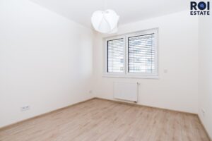 Světlý byt 2+kk (41 m²) v oblíbených Hlubočepech – volný ihned