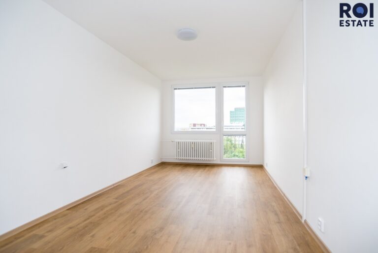 Pronájem bytu 2+kk 44 m² s balkónem, Praha – Kobylisy