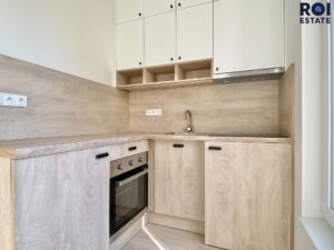 Pronájem, Byt 1+kk, 28 m² se sdílenou střešní terasou – Poděbradská, Praha- Vysočany
