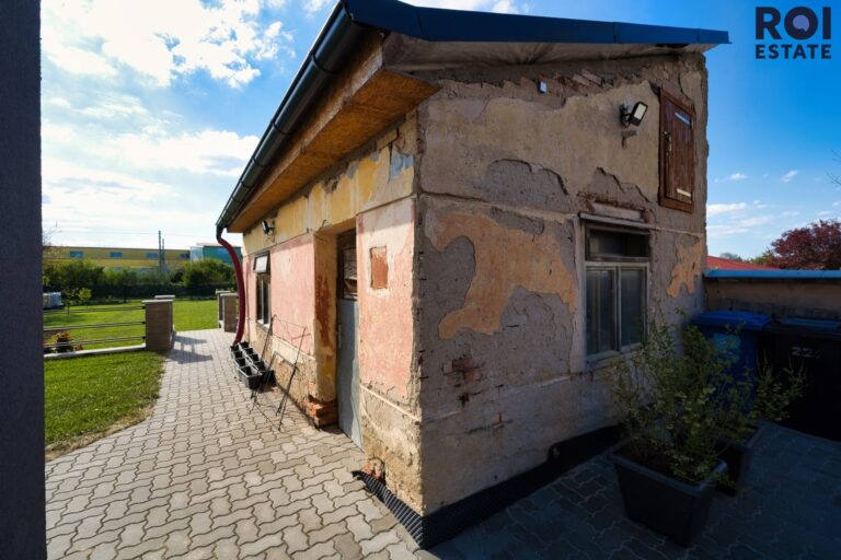 Prodej rodinného domu 174 m², Holasice