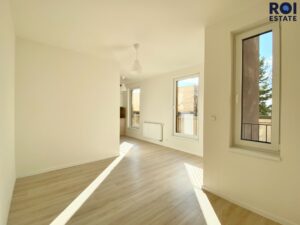 Pronájem, Byt 1+kk, 28 m² se sdílenou střešní terasou – Poděbradská, Praha- Vysočany