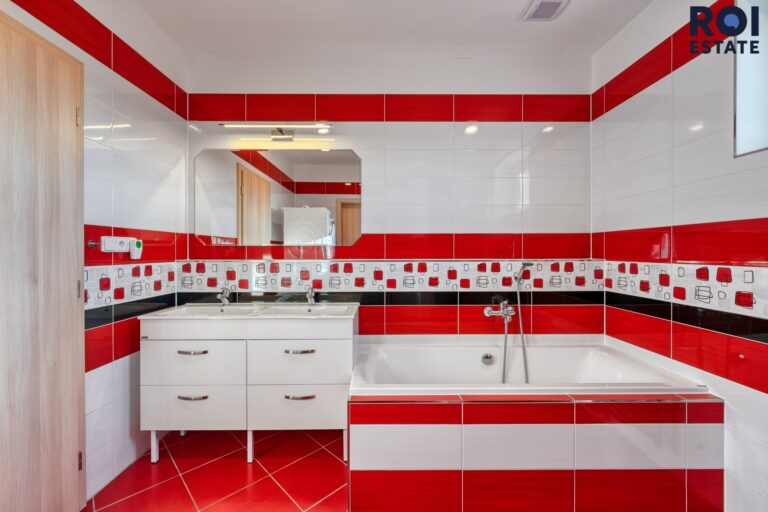 Prodej rodinného domu 174 m², Holasice