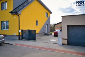 Prodej rodinného domu 174 m², Holasice