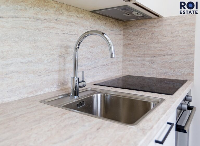 Pronájem bytu 2+1 50 m², balkon a sklep, Praha – Letňany