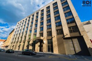 Pronájem krásného ateliéru 1+kk 33 m² + 2 m2 sklep + 16m2 teráska/zahrádka, Brno – Zábrdovice