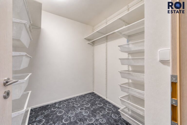 Prodej rodinného domu 174 m², Holasice