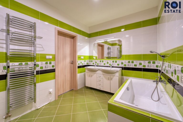 Prodej rodinného domu 174 m², Holasice